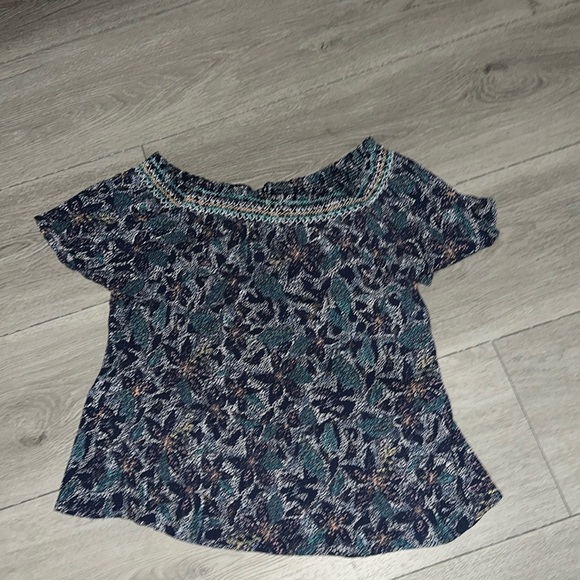 NWOT Maurice’s medium off the shoulder top - Picture 1 of 4